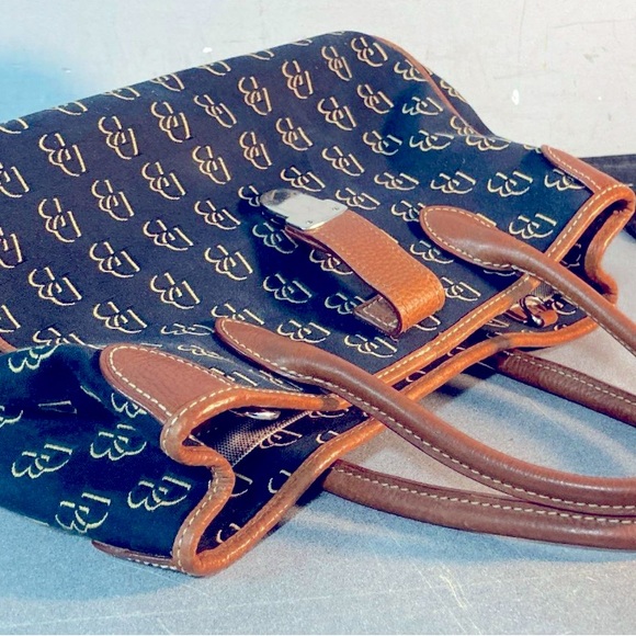 Dooney and Bourke Monogram Hand/Crossbody Bag w/ Wristlet-2 pieces EUC - Picture 10 of 14